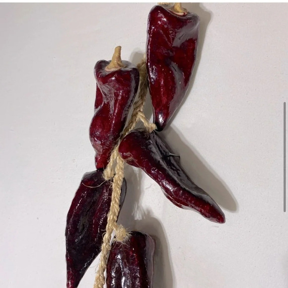 Vintage Decorative Paper Maché Deep Red Peppers On A Braided Rope - Picture 5 of 15